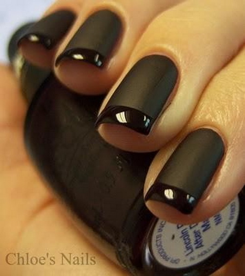 Od crne haljine do crnog vina - Page 4 Black_nail_polish1