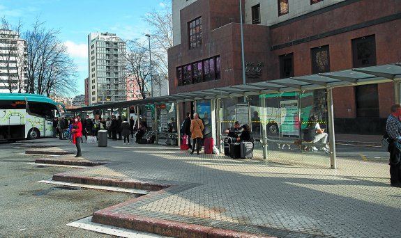 La fauna que habita en las estaciones españolas e internacionales de ferrocarril y autobús 10079611