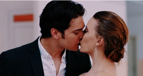 Serenay Sarikaya/სერენაი სარიკაია #22 - Page 27 CDbd_B6_VUIAAmhv_V