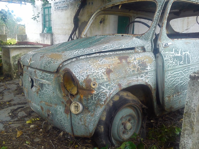 COCHES INTERESANTES,PARADOS Y ABANDONADOS EN HUELVA,BADAJOZ Y PROVINCIA - Página 31 DSC_1240