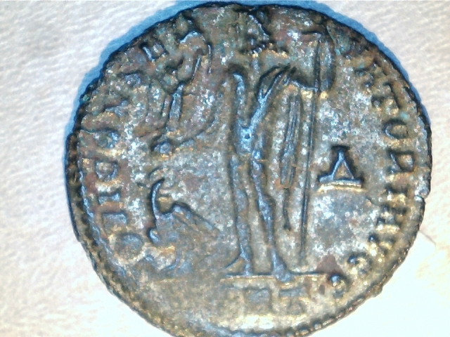 Nummus de Licinio I. IOVI CONSERVATORI. Heraclea. Image