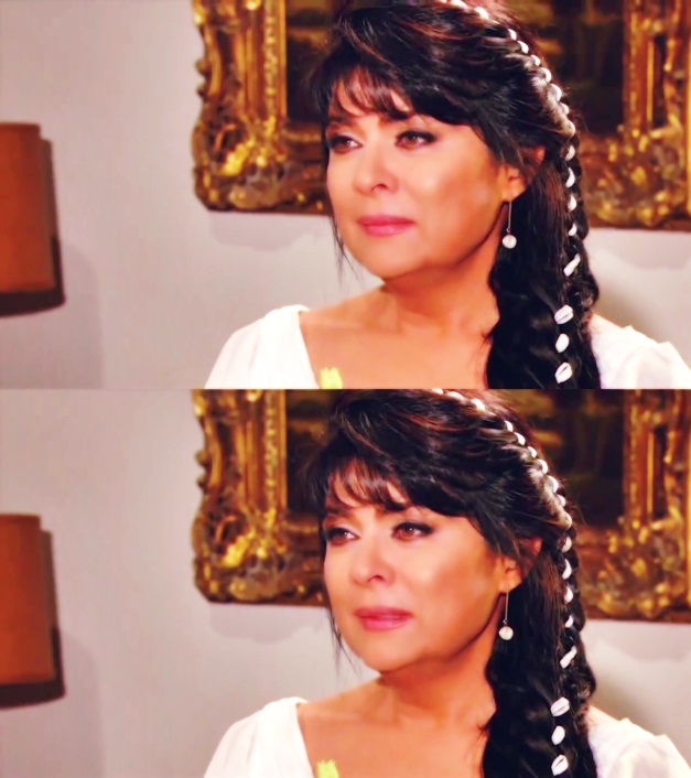 Victoria Ruffo/ვიქტორია რუფო - Page 24 Erzref