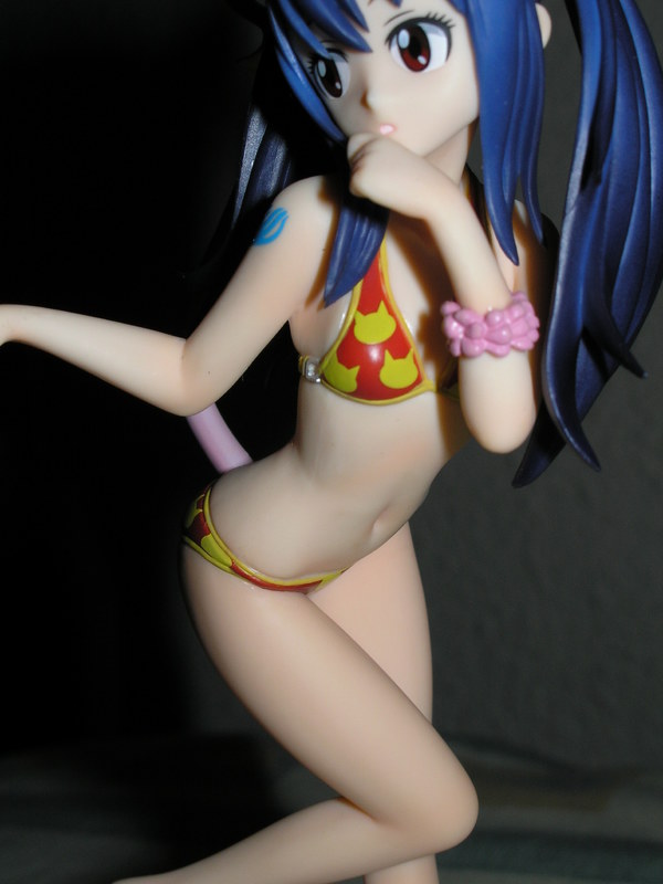 [Review] Wendy Marvell 1/8 Swimsuit ver. -Fairy Tail- (X-Plus) P1010017