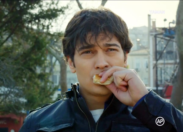 Cagatay ulusoy/ ჩაათაი ულუსოი #2 - Page 9 Zxc_AAs_Mdwu_A