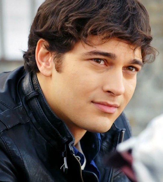 Cagatay ulusoy/ ჩაათაი ულუსოი #2 - Page 9 Yq_NGn_Pg_WWi0