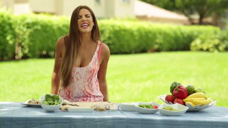 Gaby espino/გაბი ესპინო #14 - Page 26 COCINANDO_SALUDABLE_HEALTHY_ROLLS_A_LA_GABY_mp