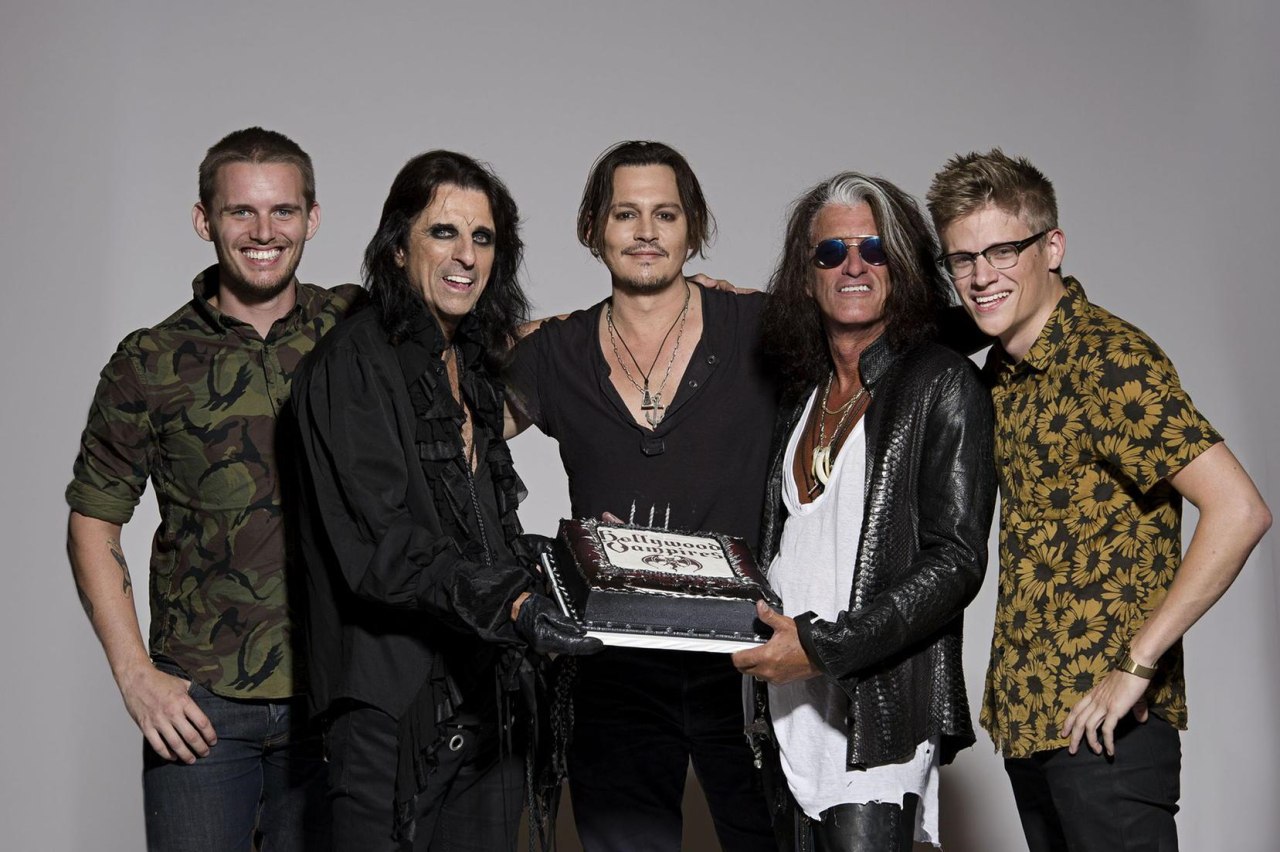 Le groupe Hollywood Vampires . - Page 6 Image