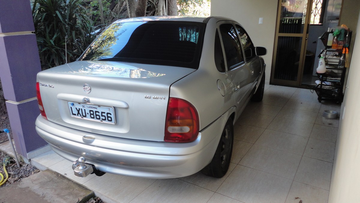 Corsa Sedan 96 - Lavagem Detalhada + Descontaminação + Proteção + Condicionamento Mini_DSC04316