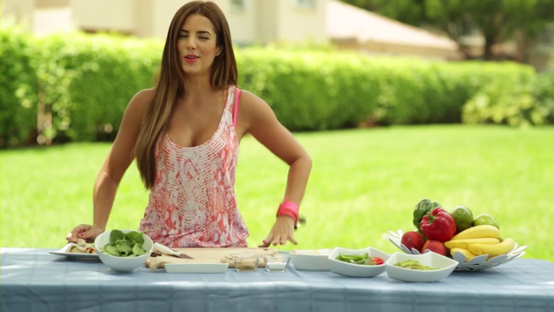 Gaby espino/გაბი ესპინო #14 - Page 25 COCINANDO_SALUDABLE_HEALTHY_ROLLS_A_LA_GABY_mp