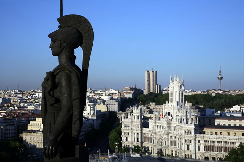 Estatua en la calle del León AZOTEA_2