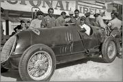 1935 European Championship Grand Prix - Page 2 16_Tazio_Nuvolari_Scuderia_Ferrari_Alfa_Romeo_8_C