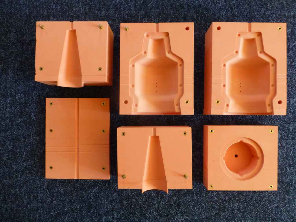 VICTOR III Articulated_moulds