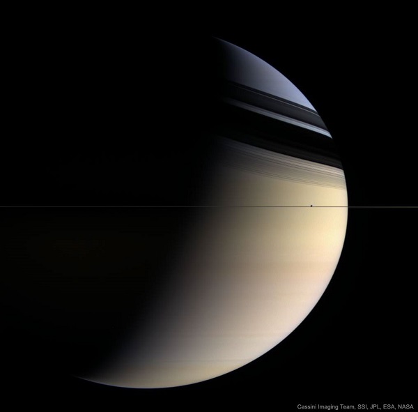 Astronomy Picture of the Day - Σελίδα 10 Saturnbluegold_cassini_1016