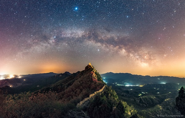 Astronomy Picture of the Day - Σελίδα 8 Great_Wall_Milky_Way_Yu_1686