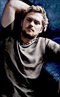 Finn Jones Image