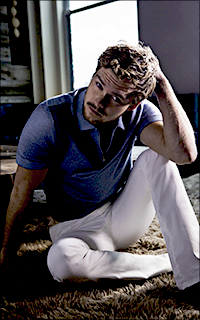 Finn Jones Image