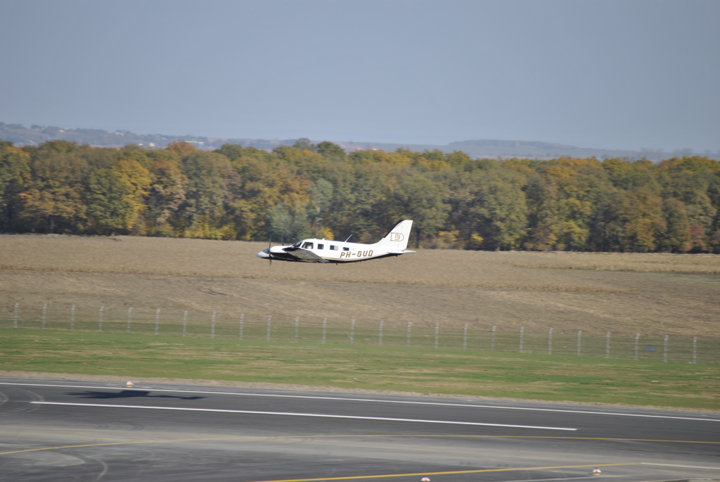 AEROPORTUL SUCEAVA (STEFAN CEL MARE) - Lucrari de modernizare - Pagina 5 DSC6412