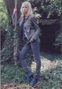 Lara Stone Glamour_NL_January2006_New_Hippie_06