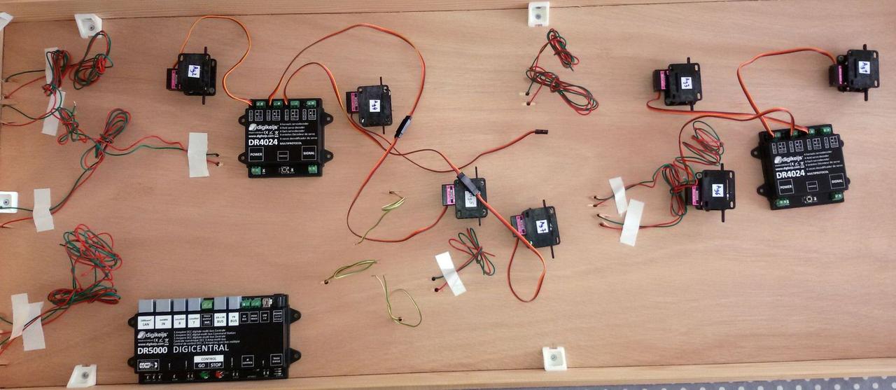 commande aiguillages avec DR 4024 et servos  20180210_100657