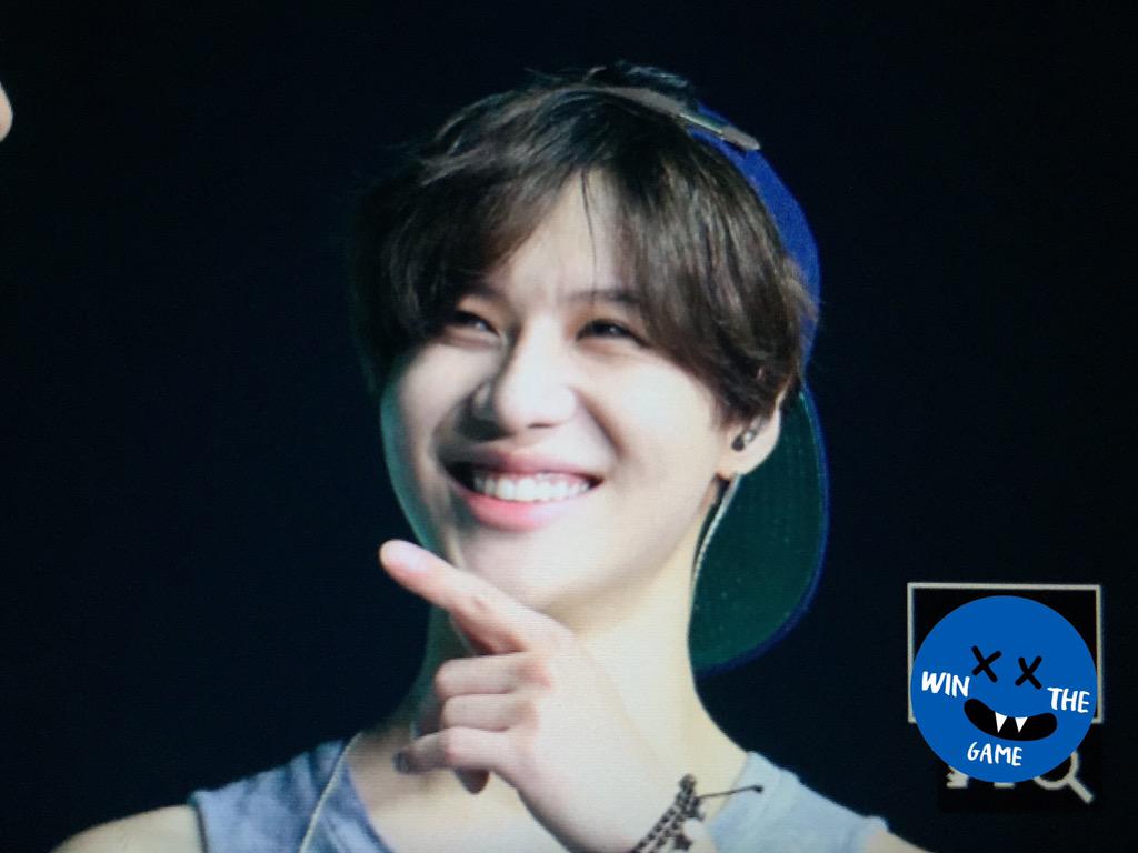 150927 Taemin @ 'SHINee World Concert IV in Bangkok' CP6v5g4_Uc_AAZCwz_jpg_orig