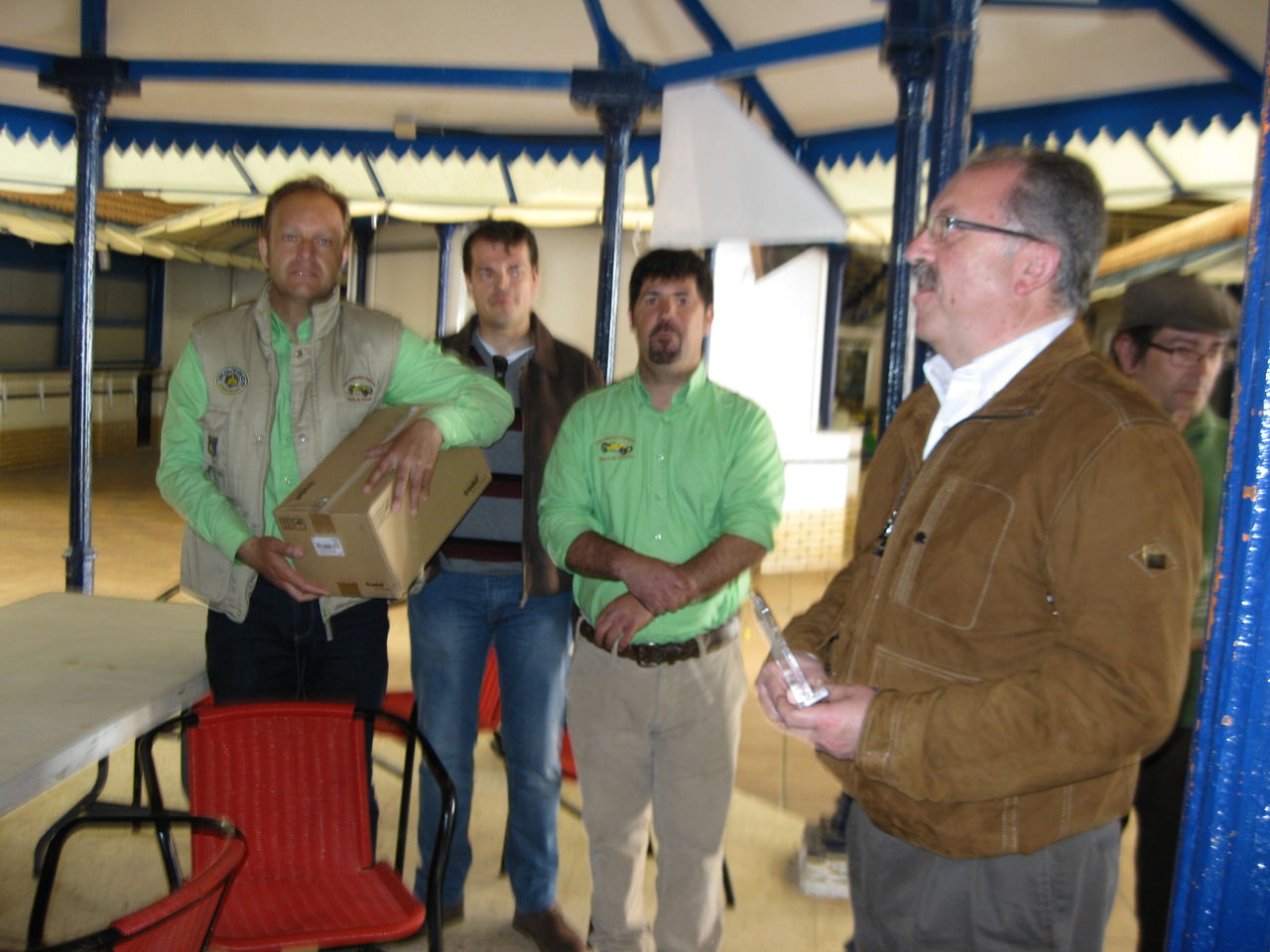 I EXPOSICIÓN Y CARRUSEL DE COCHES ANTIGUOS EN NERVA (H) IMG_4209