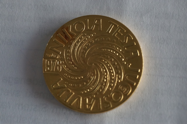 Zlatna medalja Nikola Tesla 1976 DSC01308
