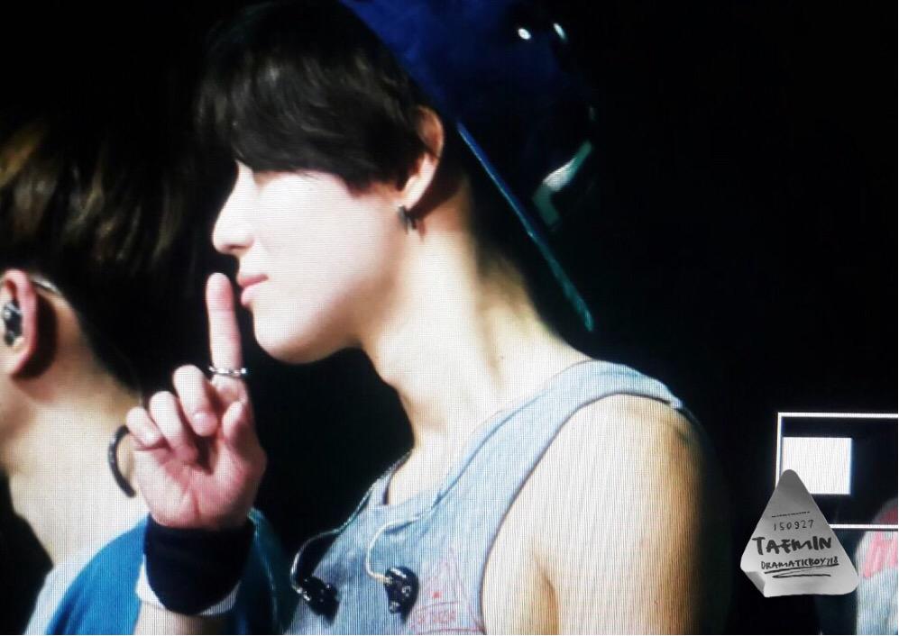 150927 Taemin @ 'SHINee World Concert IV in Bangkok' CP7j3m_U8_AAzaot_jpg_orig