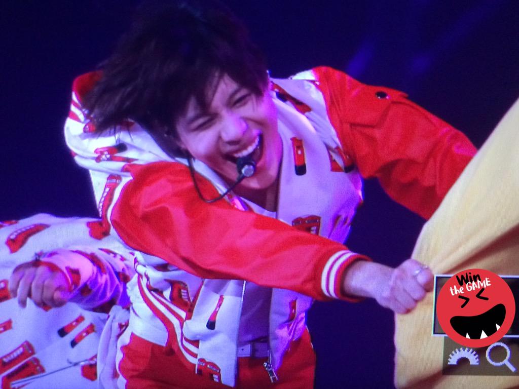 150927 Taemin @ 'SHINee World Concert IV in Bangkok' CP6_V54d_VAAYm0_YM_jpg_orig