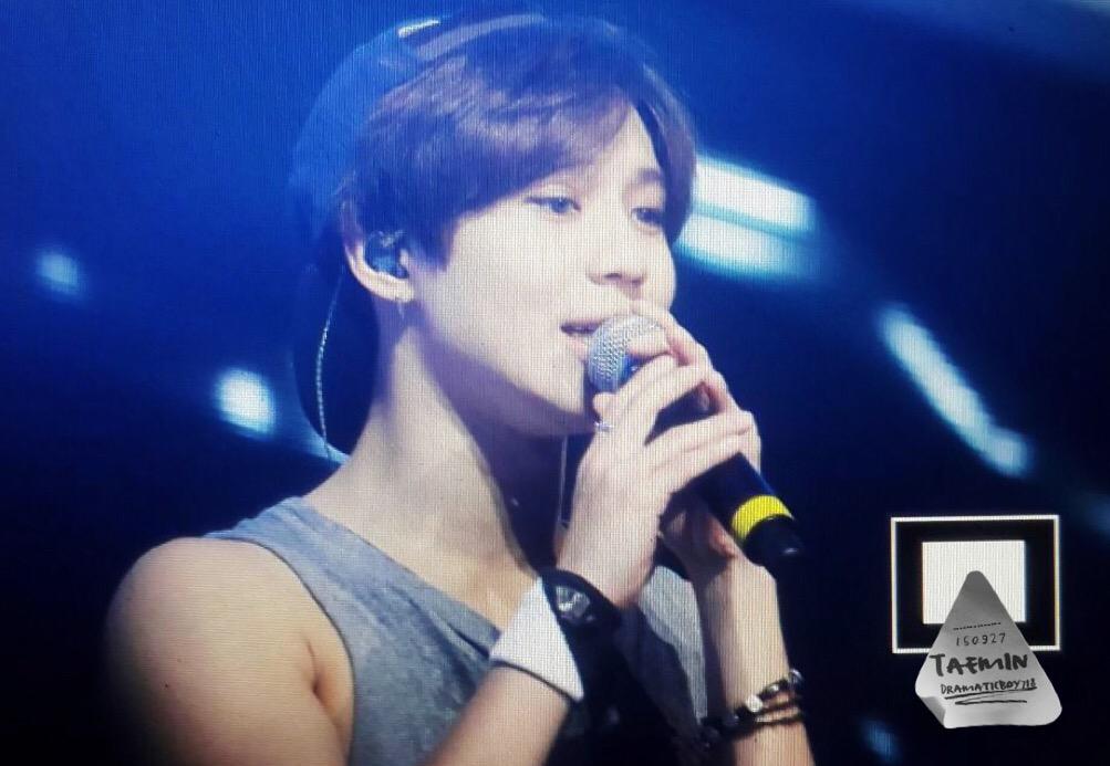 150927 Taemin @ 'SHINee World Concert IV in Bangkok' CP7lwxs_Uc_AAQSKT_jpg_orig