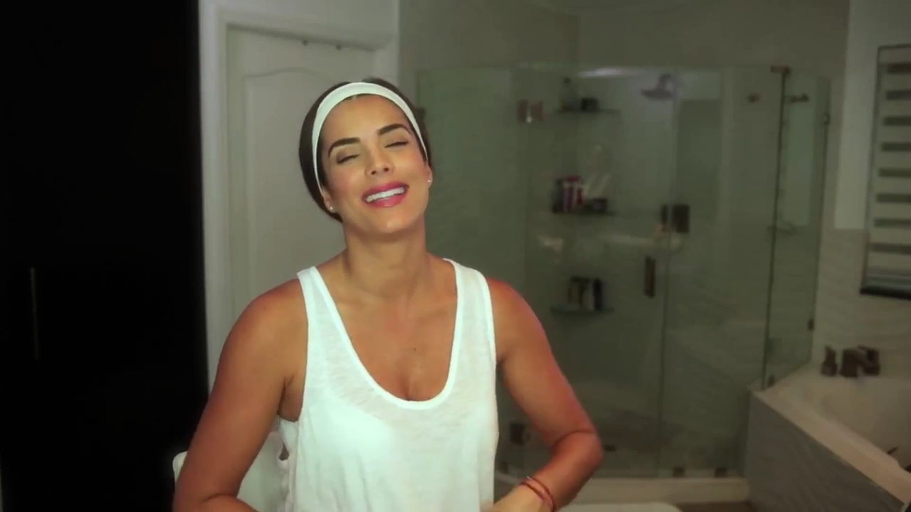 gaby - Gaby espino/გაბი ესპინო #17 - Page 4 MI_RUTINA_DE_NOCHE_GABY_AL_NATURAL_mp4_0000338