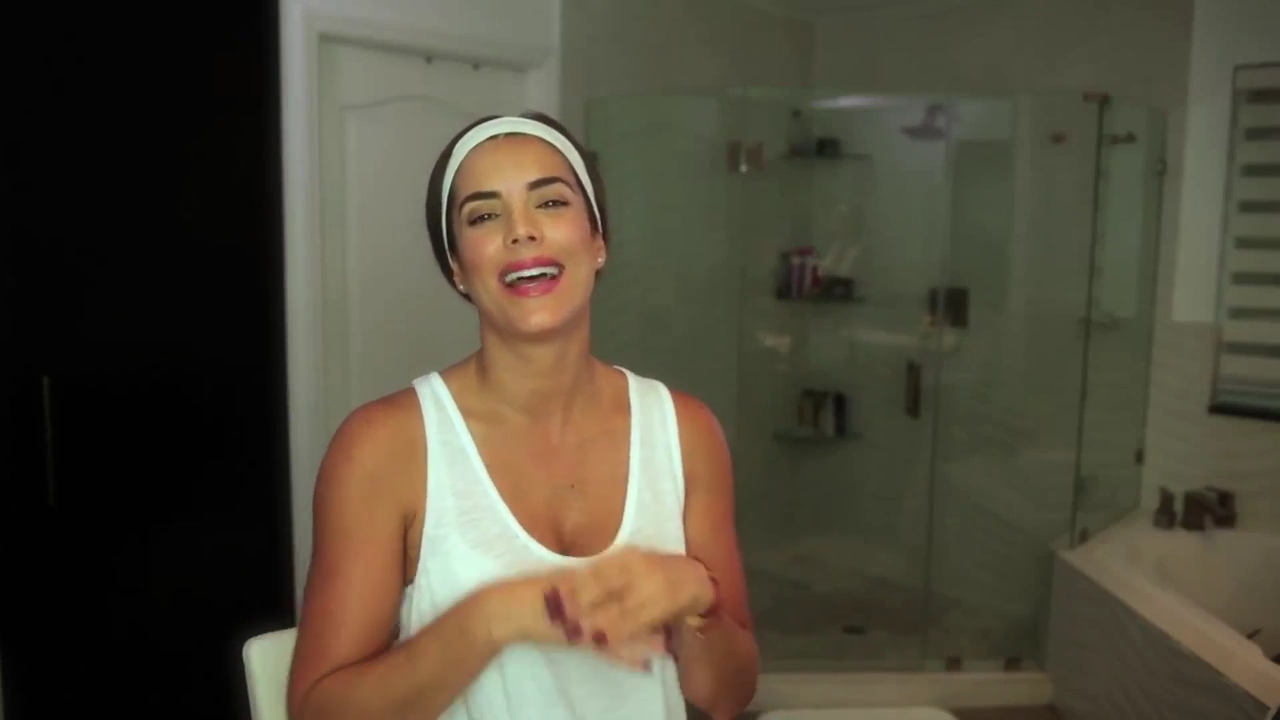 gaby - Gaby espino/გაბი ესპინო #17 - Page 4 MI_RUTINA_DE_NOCHE_GABY_AL_NATURAL_mp4_0000341