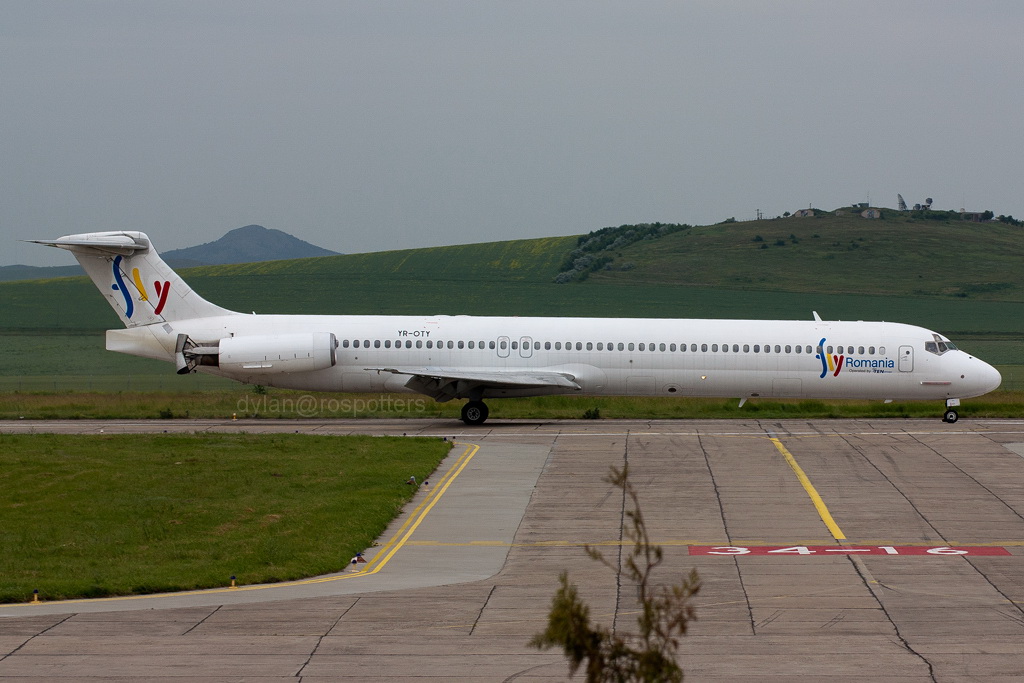 Aeroportul Tulcea (Delta Dunarii) - Mai 2014   IMG_6725
