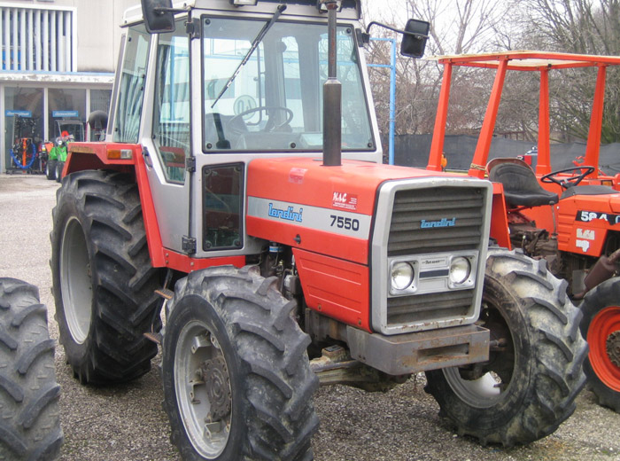 TRACTORES DE COLORES - Página 13 Landini_DT_7550_EN_ROJO