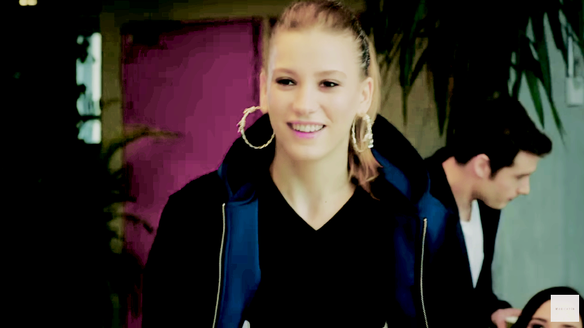 Serenay Sarikaya/სერენაი სარიკაია #24 - Page 59 Image