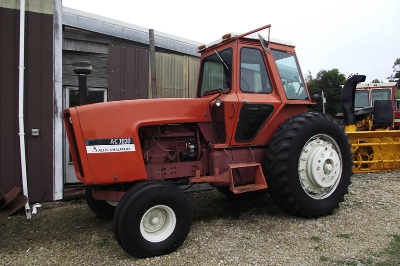 Hilo de tractores antiguos. - Página 33 ALLIS_CHALMERS_7030