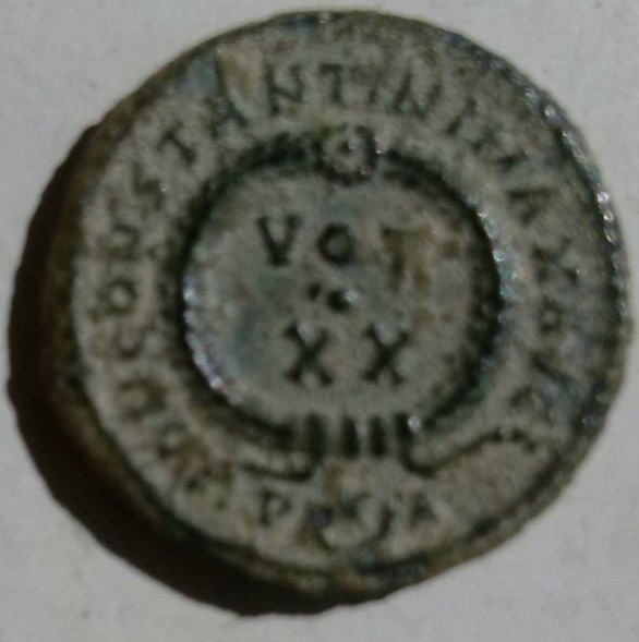AE3 de Constantino I. D N CONSTANTINI MAX AVG - VOT /. / XX. Ceca Arlés?. 7ac1a032_800f_4aae_9c2a_a65a36b34e04_2