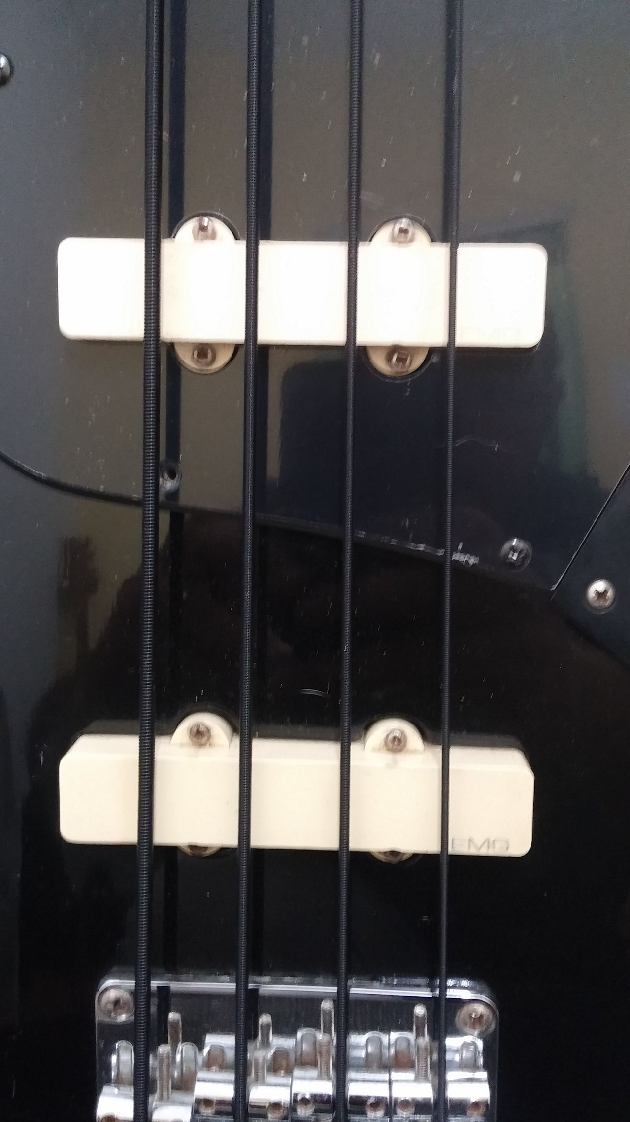 Vendo Baixo Tagima Jazz Bass 4c com Caps EMG 20150717_150405