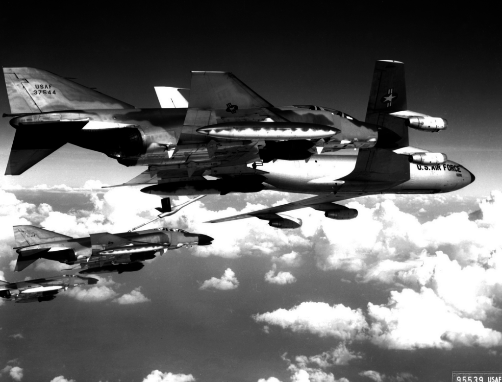 عندما اسقط الامريكيان ثلث اسطول فييتنام الشماليه من مقاتلات Mig-21 Image0000514-1024x780