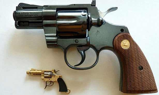 على طريقة جيمس بوند أصغر مسدس قاتل في العالم Large