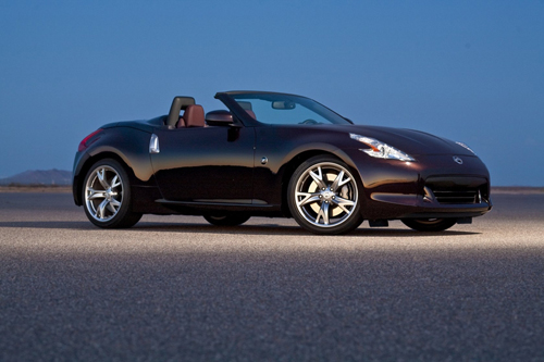 نيسان 370z رودستر بتعديلات طفيفة .... Original