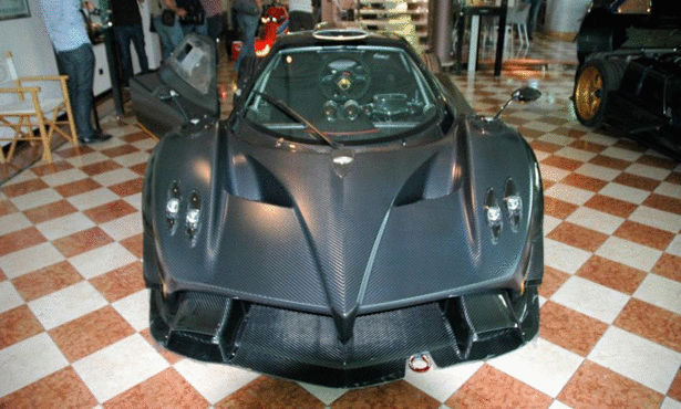 الظهور الأول لـZonda R Evo Large