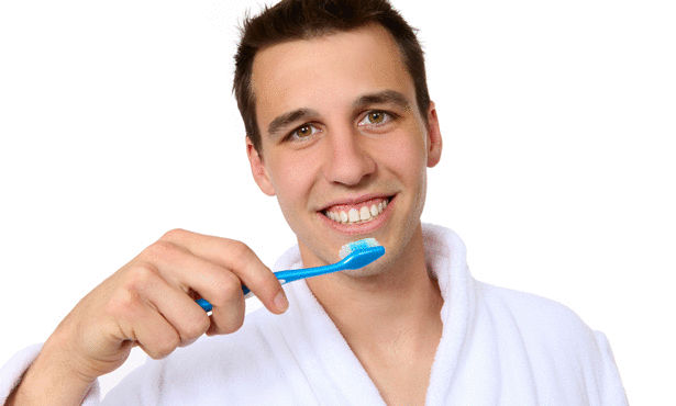كيف تبيض أسنانك بمنتجات طبيعية Large