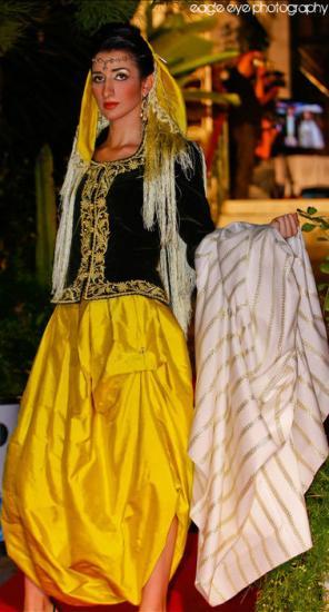 عرض ازياء للباس المغربي التقليدي قفطان 2011 Yasmine7