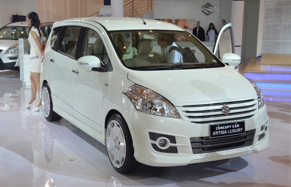 2012 - [Suzuki] Ertiga Ertiga-luxury-1-950x610