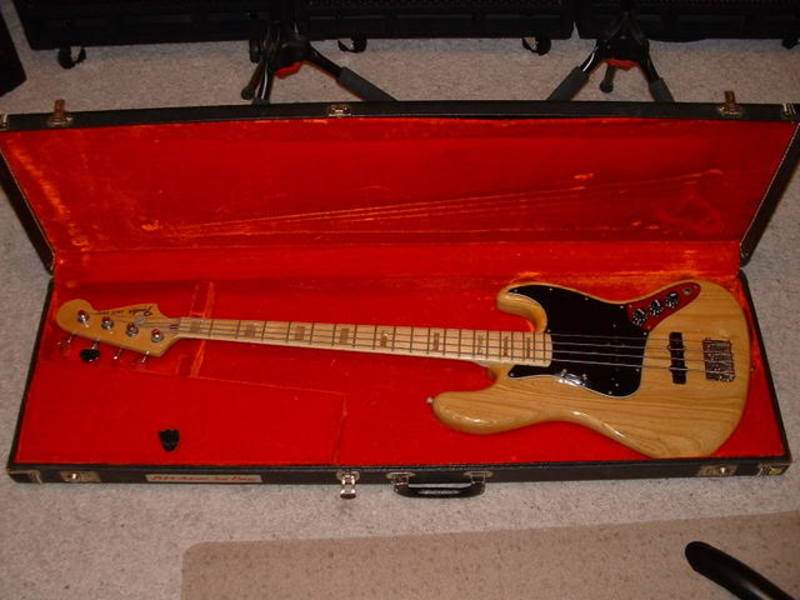 Dúvidas sobre a originalidade de um Fender '78 1977_Jazz_Bass_2