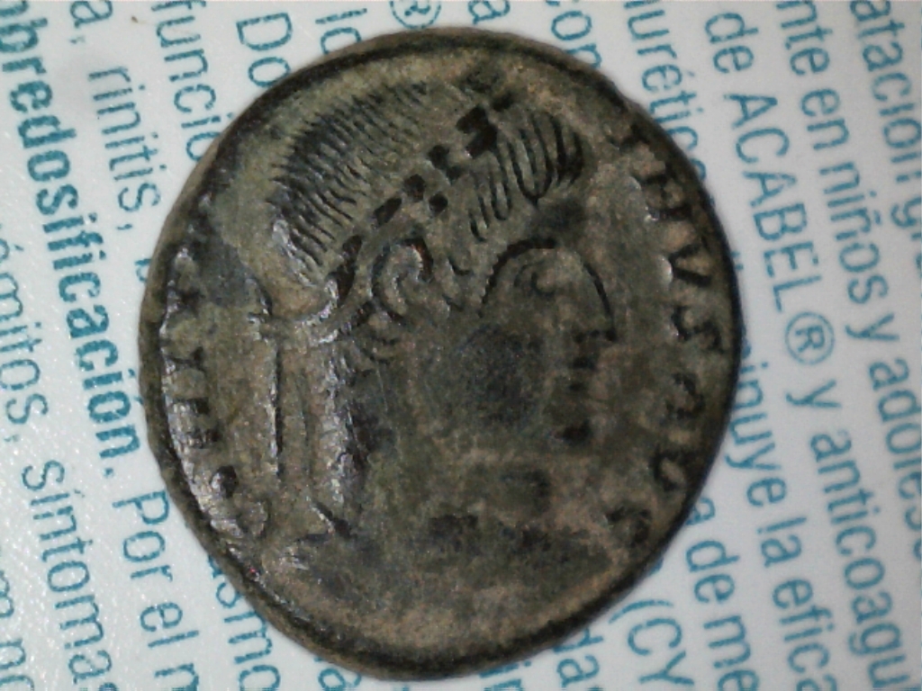 AE3 de Constantino I. SARMATIA DEVICTA. Arles 2252