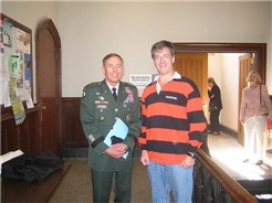 Davidhowell P       SCAMMERS USING PICS OF GENERAL DAVID H PETRAEUS 154176317