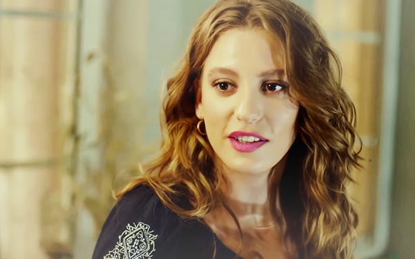 sarikaya - Serenay Sarikaya/სერენაი სარიკაია #23 - Page 32 CLGVct3_WIAAl_Kw_A