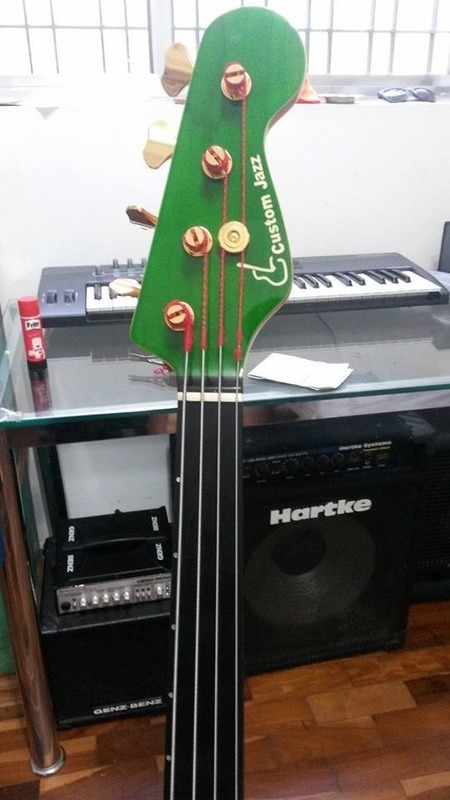 Baixo Eliezer Lara Custom Jazz Fretless !!!!! Barato !!! R$2500!!!! Eliezer1