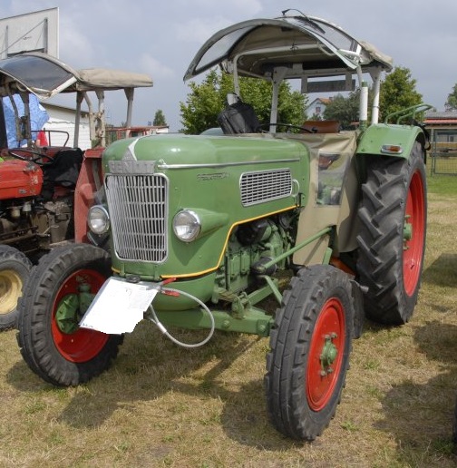 FENDT Tractores   - Página 12 FENDT_Favorit_2